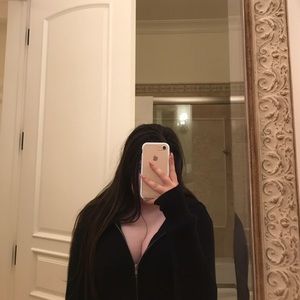 Meet your Posher, Ella